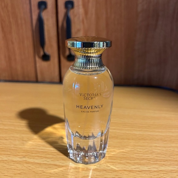 NEW VS Heavenly Eau de Parfum 1.7 Fl Oz / 50 ML - Picture 4 of 7